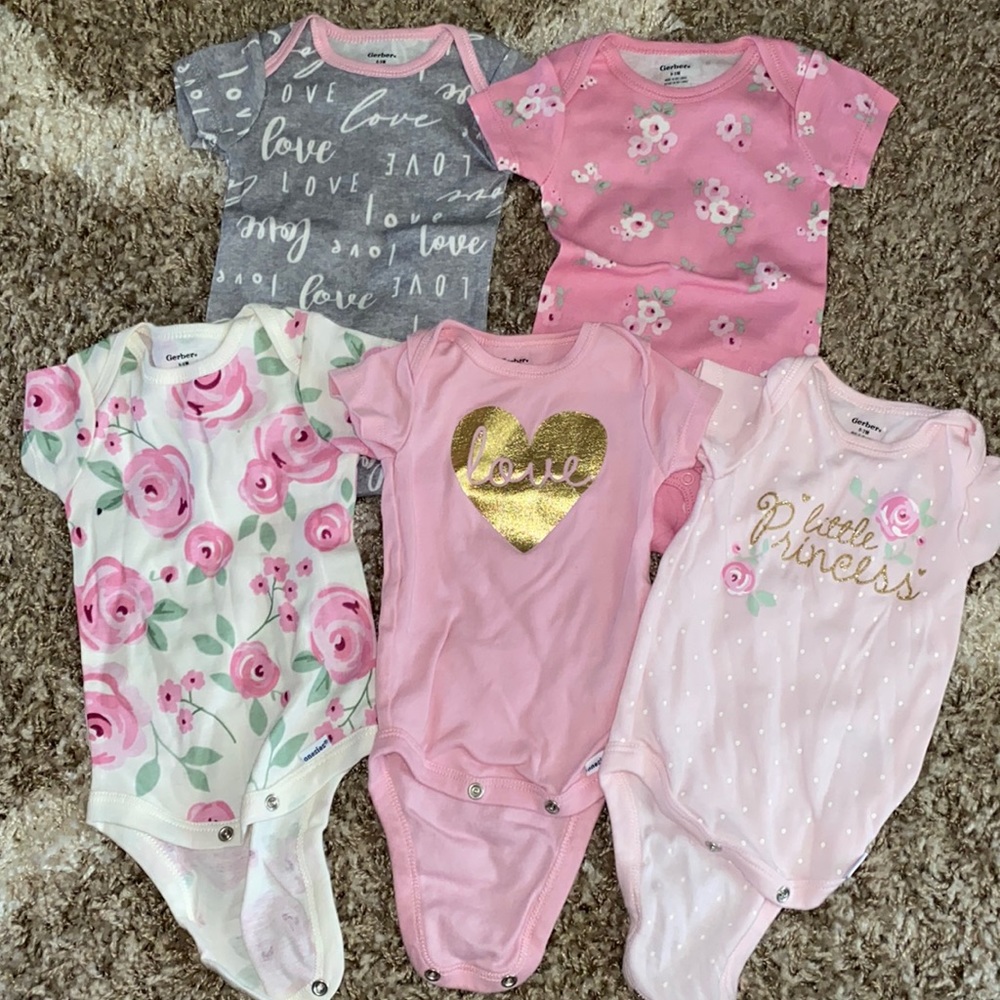 0-3 month baby girl bodysuit bundle / lot.